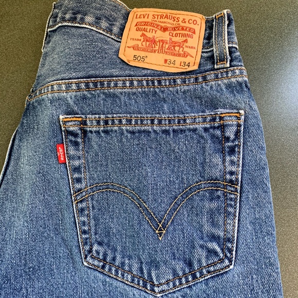 Levi's Other - Levi’s 505 34/34 approximately 32/31.5 regular fit